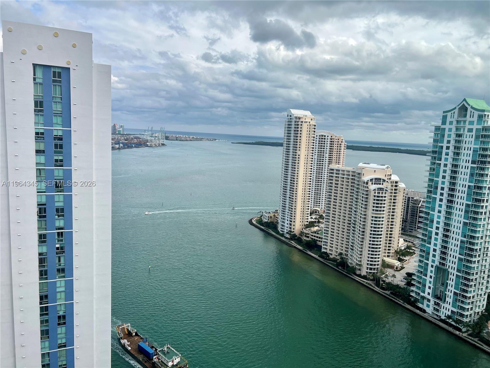 300 S Biscayne Blvd #3614, Miami FL 33131