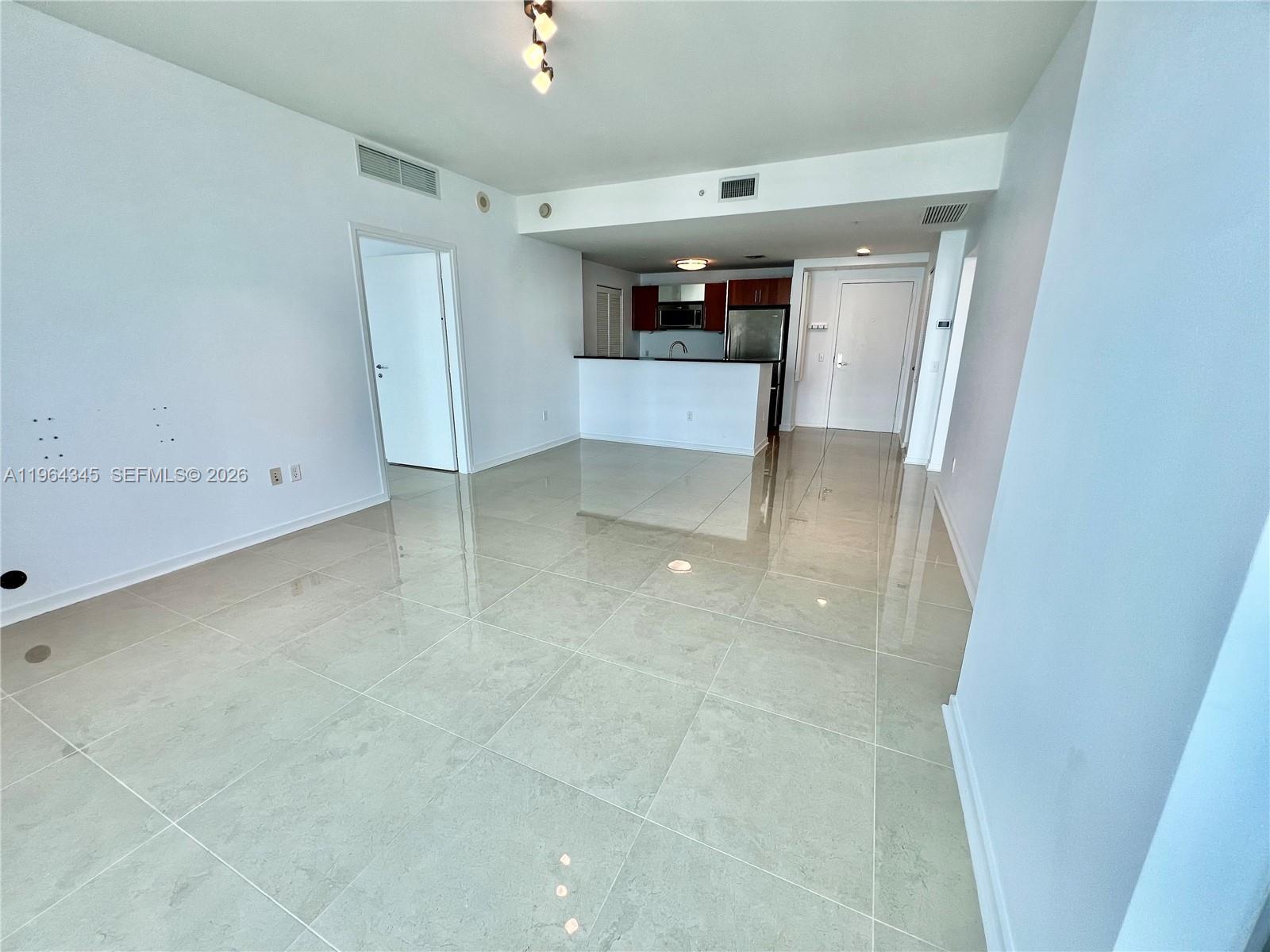300 S Biscayne Blvd #3614, Miami FL 33131