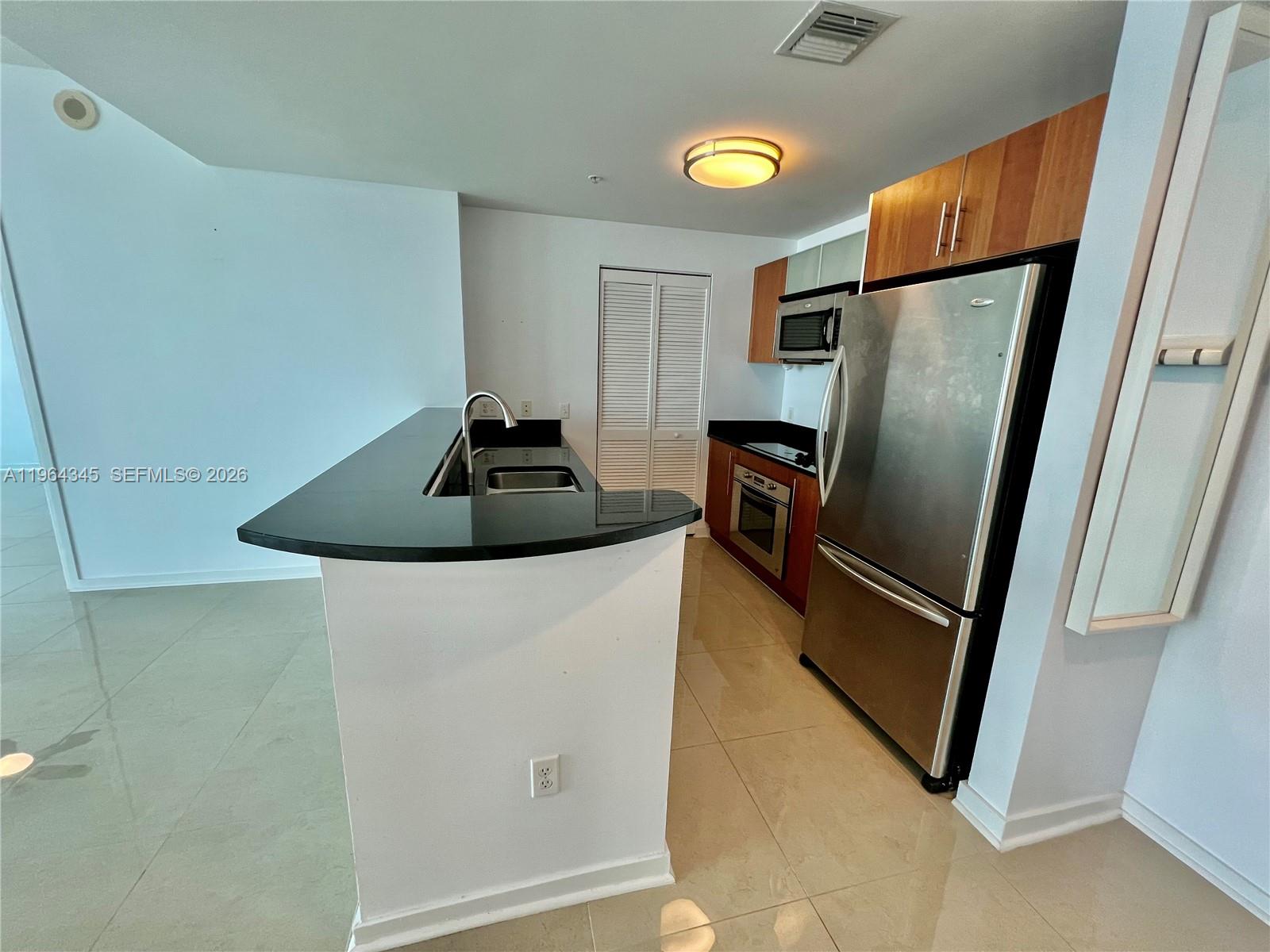 300 S Biscayne Blvd #3614, Miami FL 33131