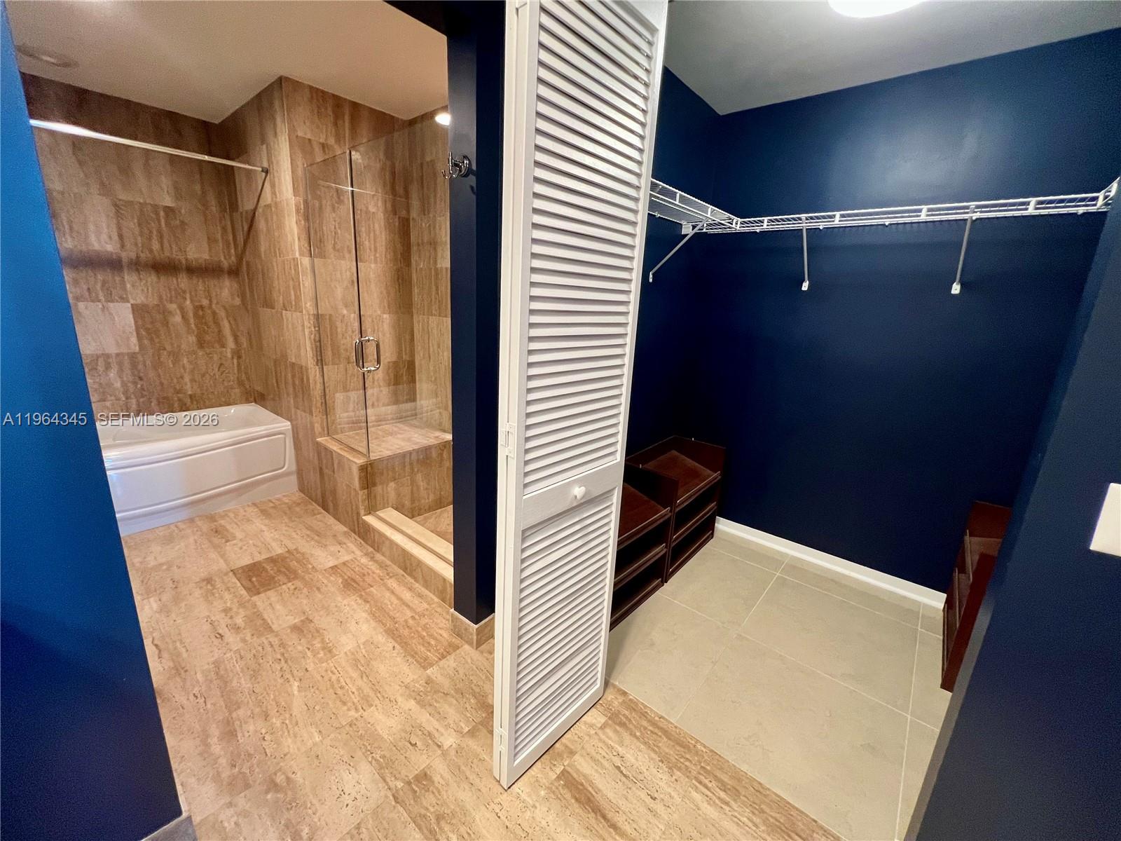 300 S Biscayne Blvd #3614, Miami FL 33131