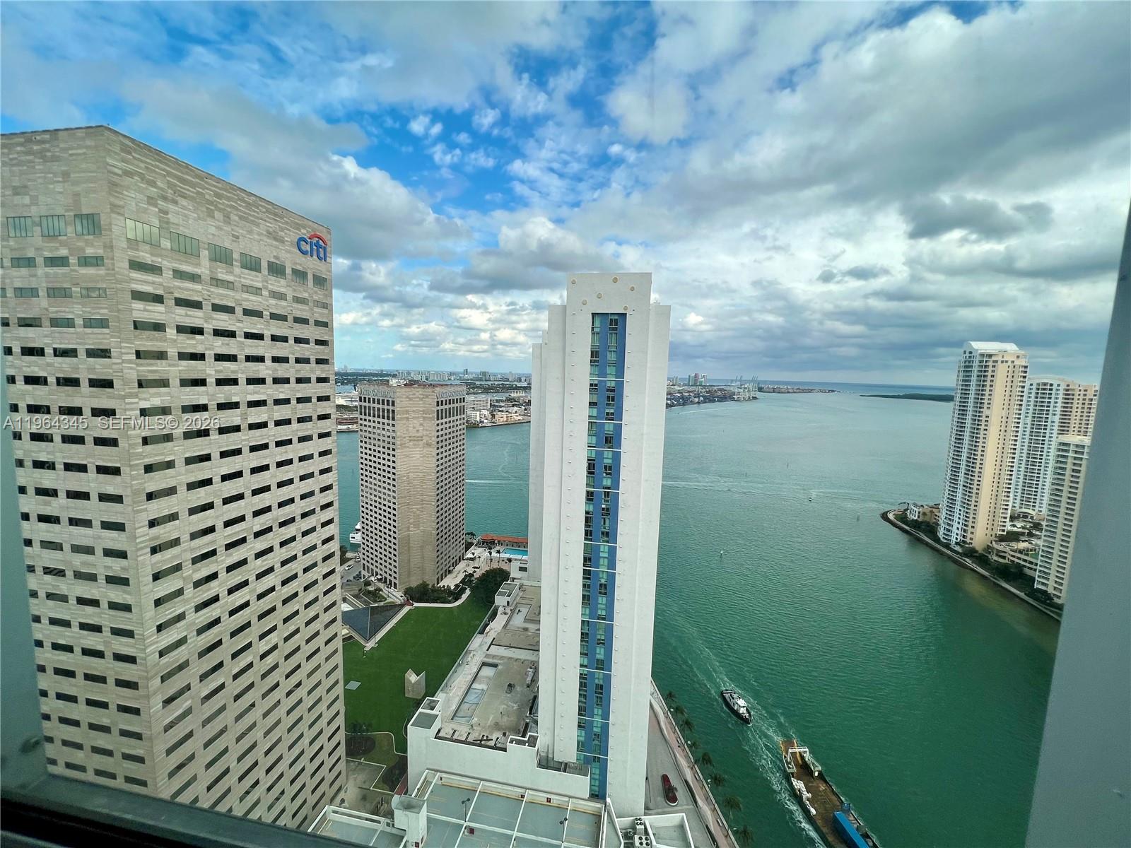 300 S Biscayne Blvd #3614, Miami FL 33131