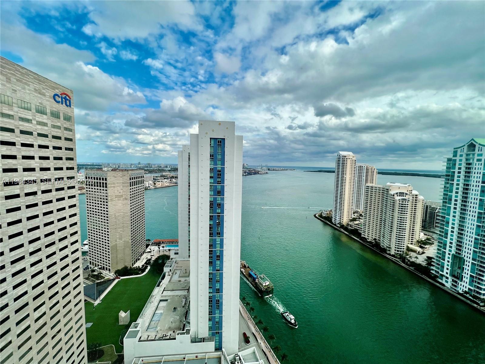 300 S Biscayne Blvd #3614, Miami FL 33131