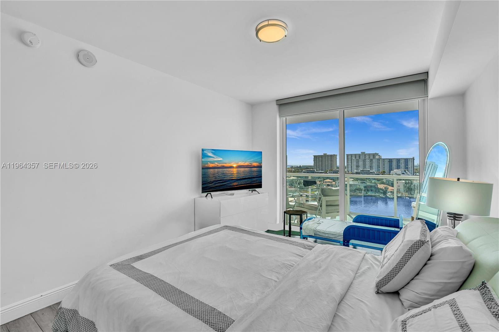 400 Sunny Isles Blvd #907, Sunny Isles Beach FL 33160