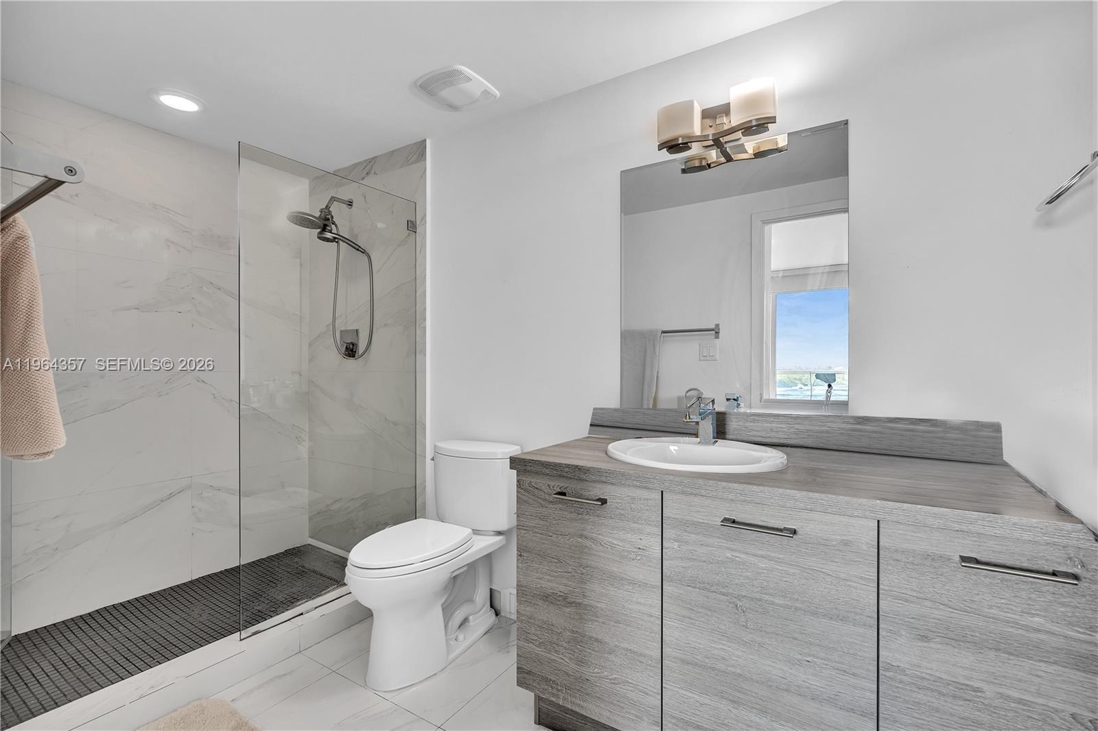 400 Sunny Isles Blvd #907, Sunny Isles Beach FL 33160
