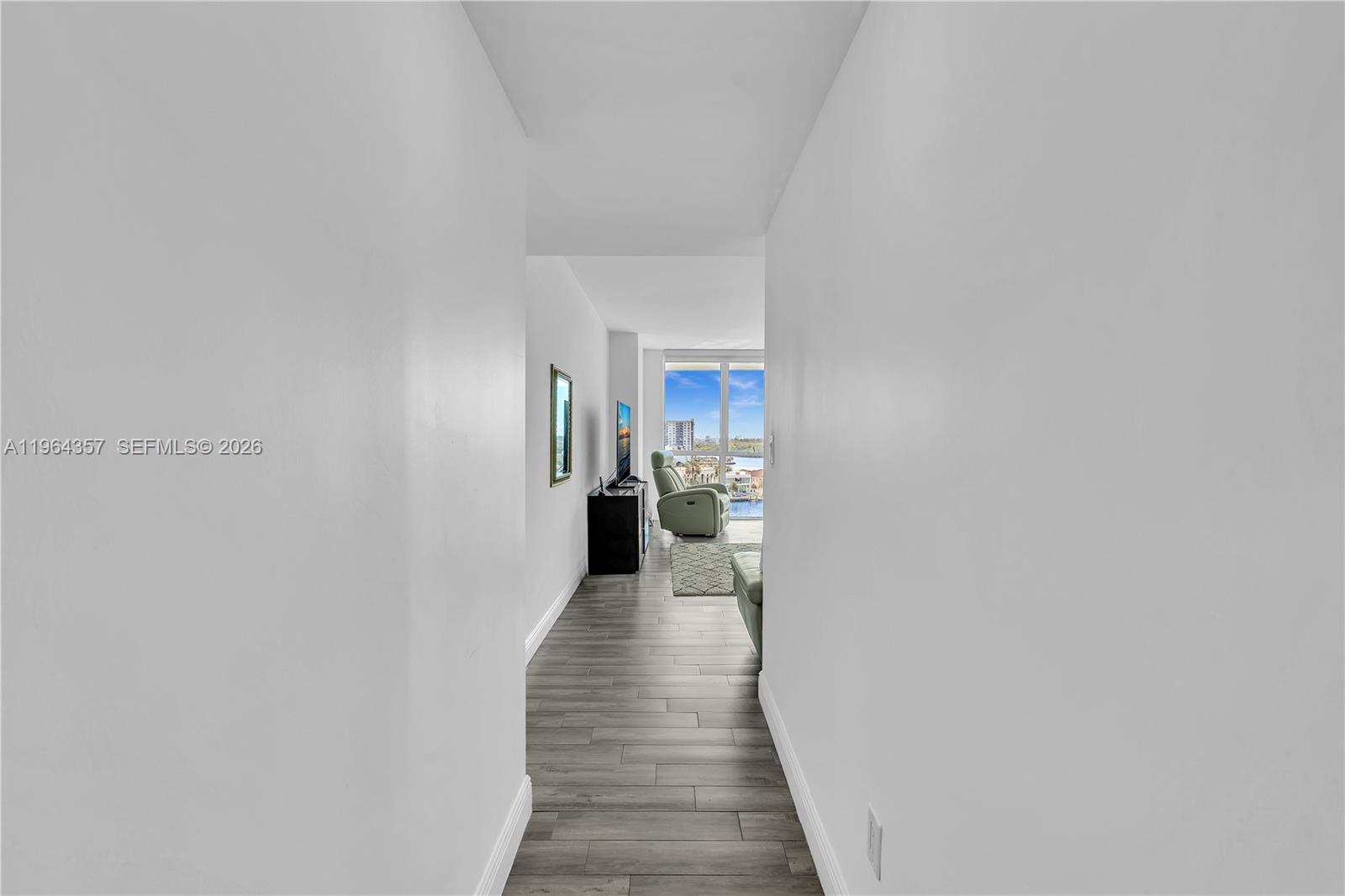 400 Sunny Isles Blvd #907, Sunny Isles Beach FL 33160
