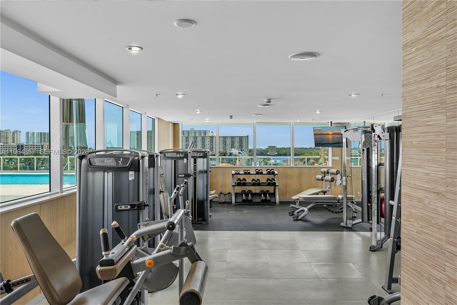 400 Sunny Isles Blvd #907, Sunny Isles Beach FL 33160