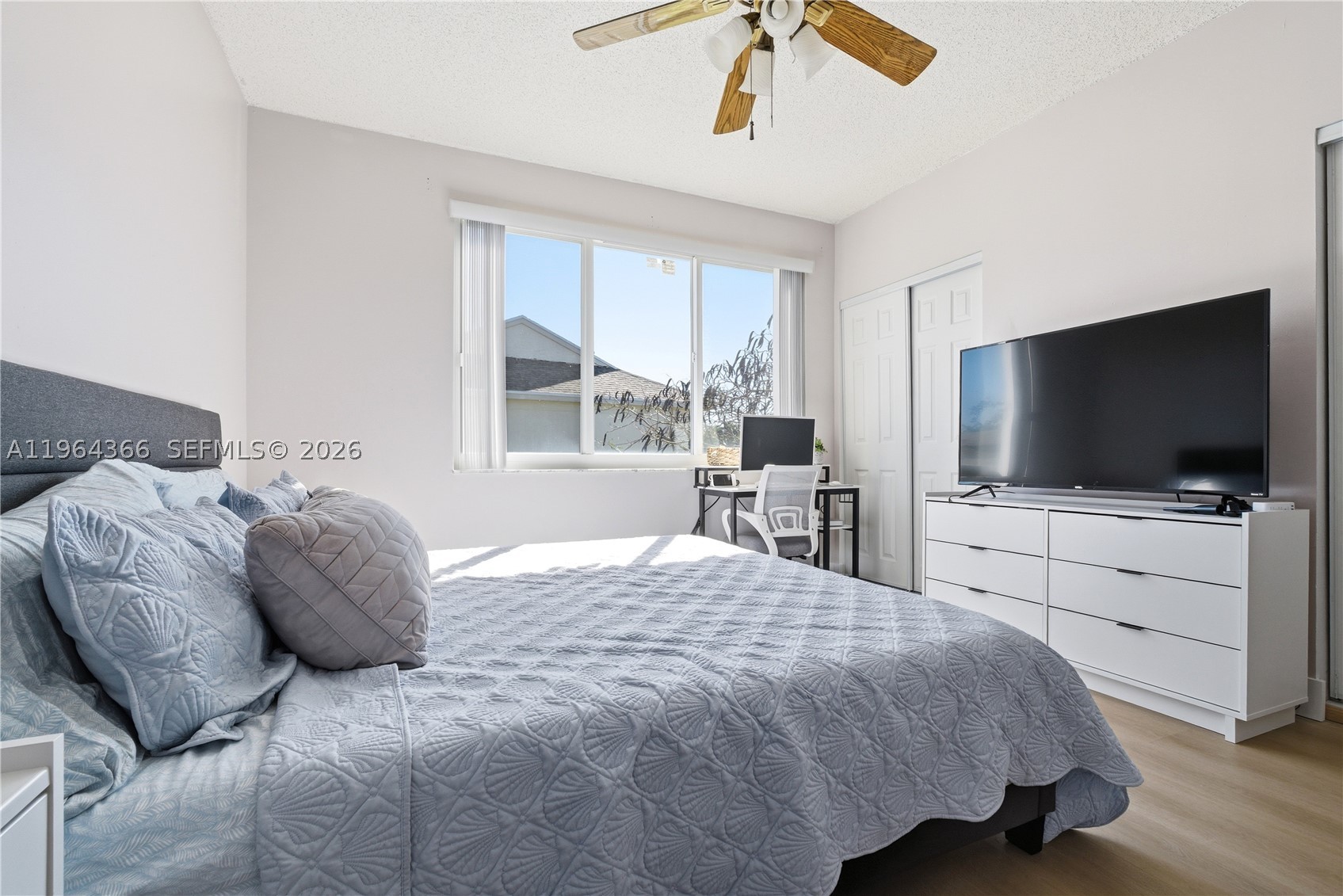 2 Simonton Cir, Weston FL 33326