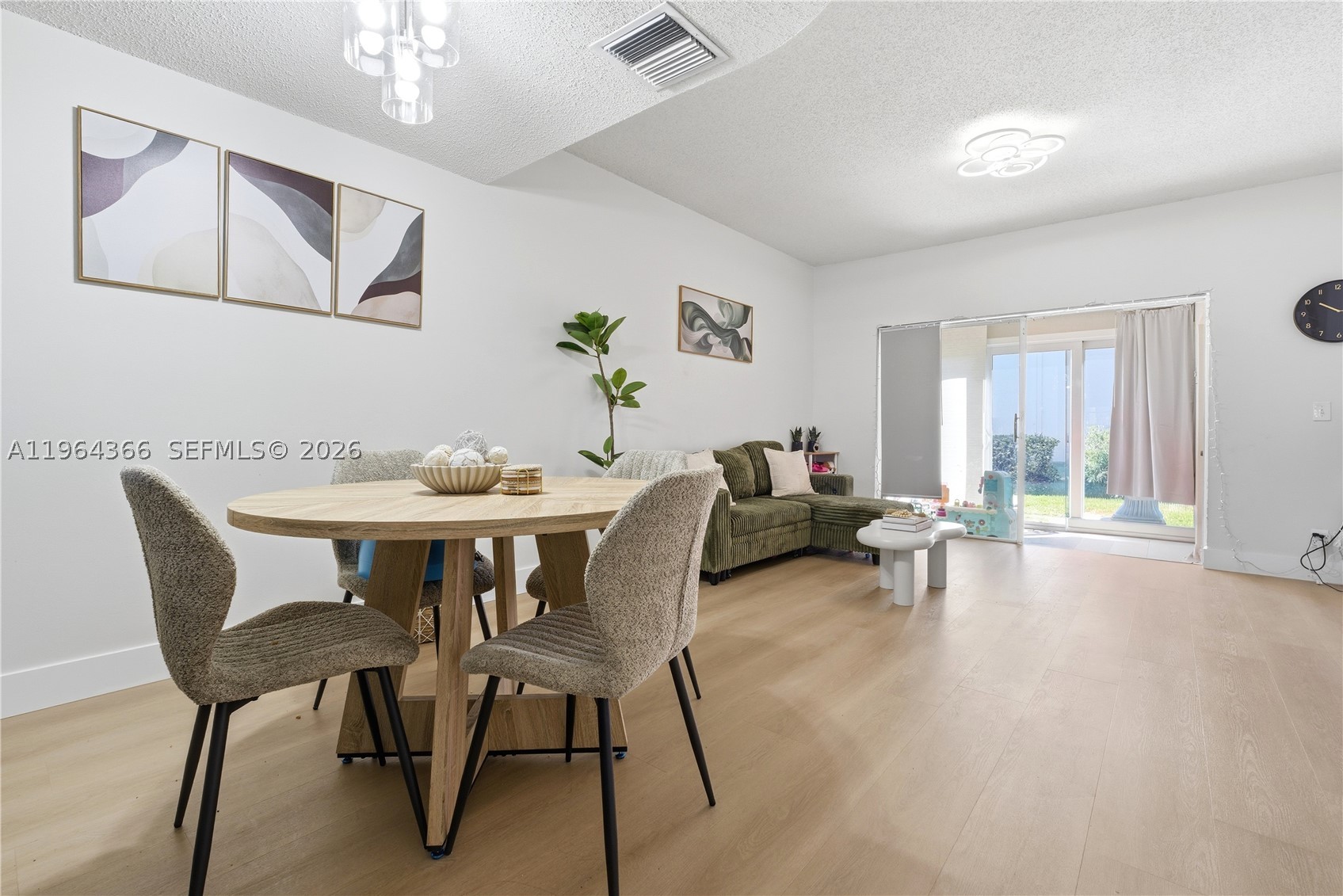 2 Simonton Cir, Weston FL 33326