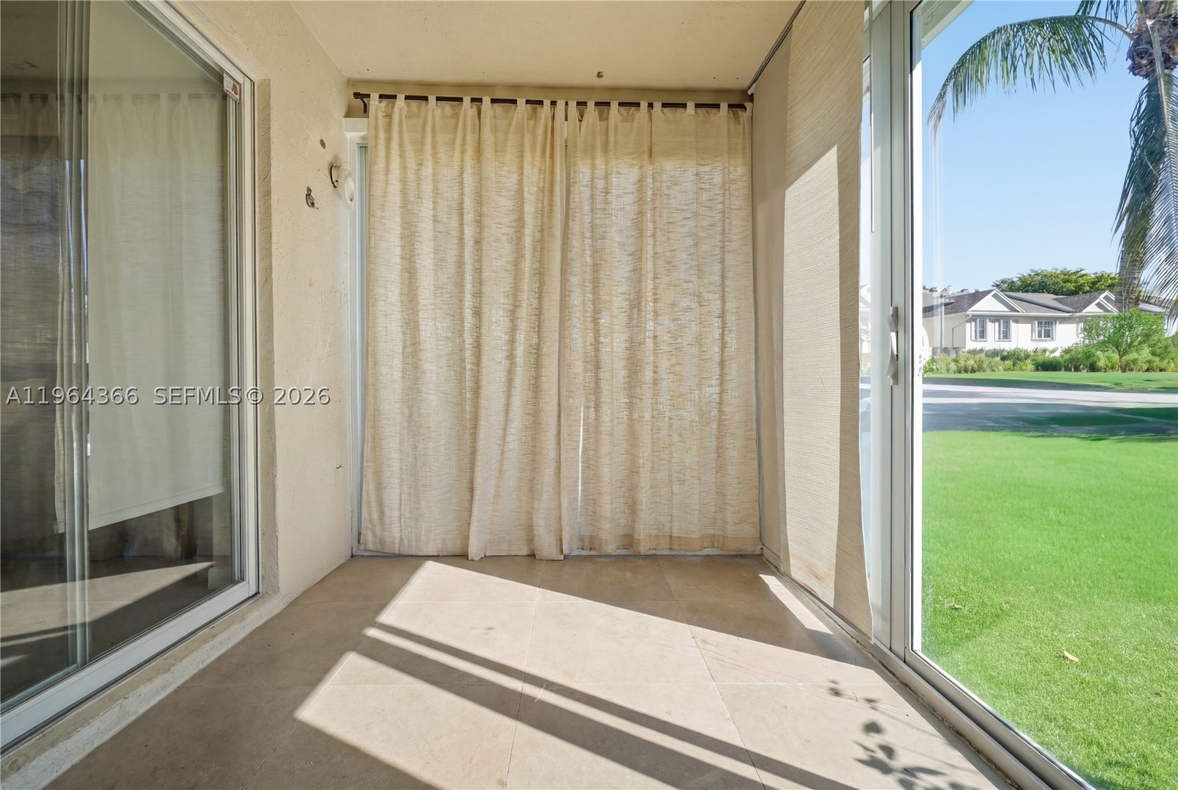 2 Simonton Cir, Weston FL 33326