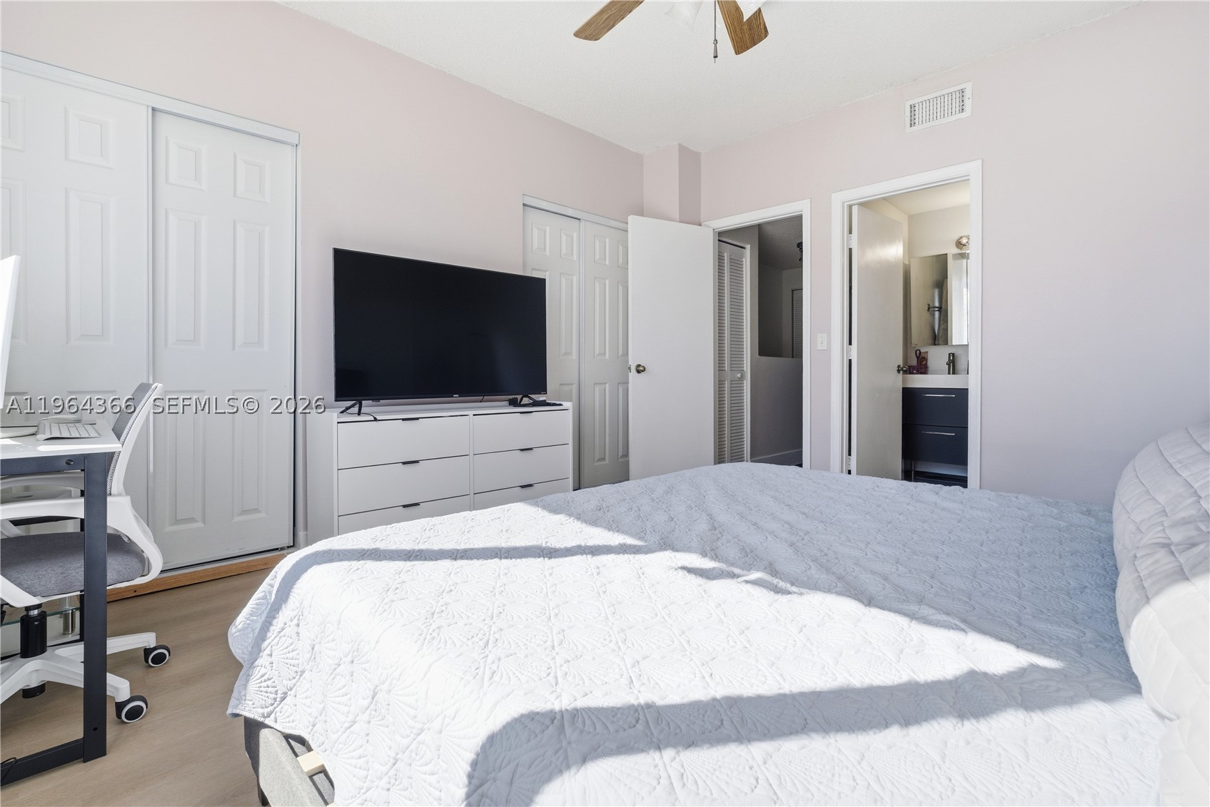 2 Simonton Cir, Weston FL 33326