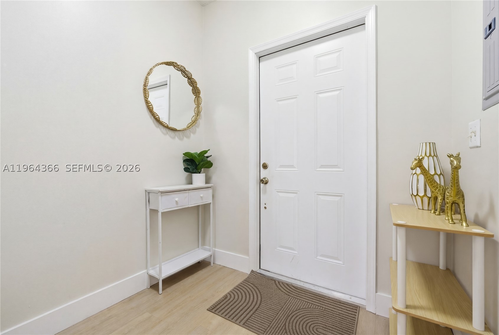 2 Simonton Cir, Weston FL 33326