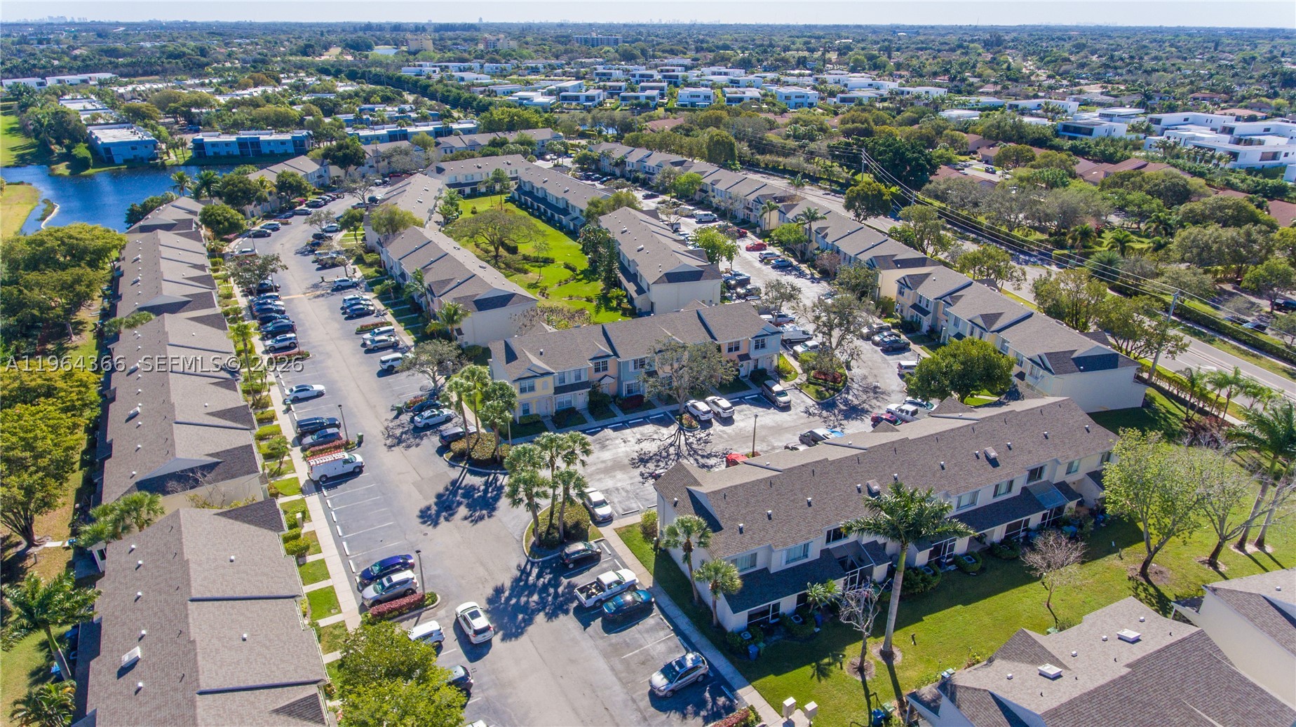 2 Simonton Cir, Weston FL 33326