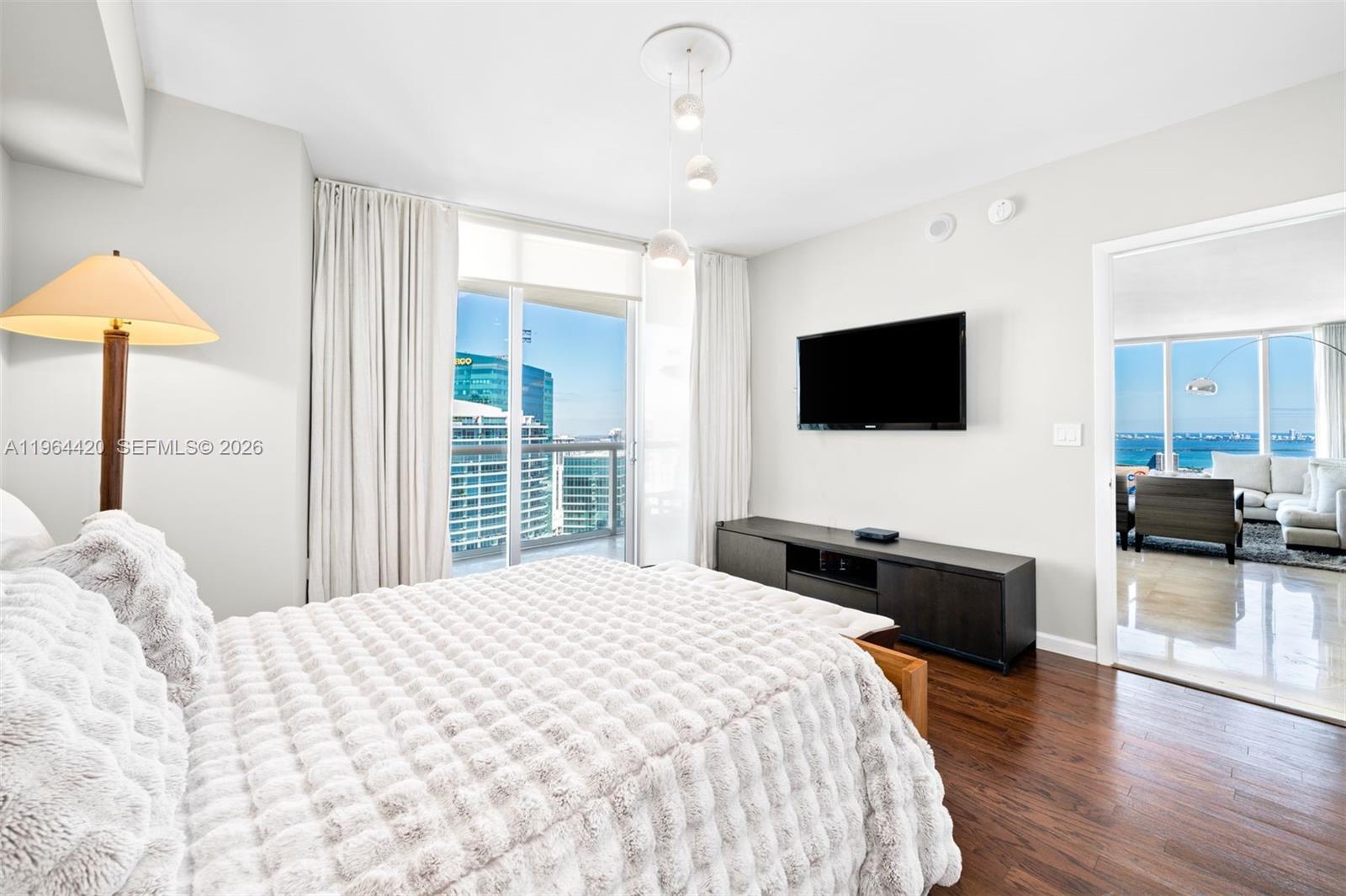 465 Brickell Ave #5302, Miami FL 33131