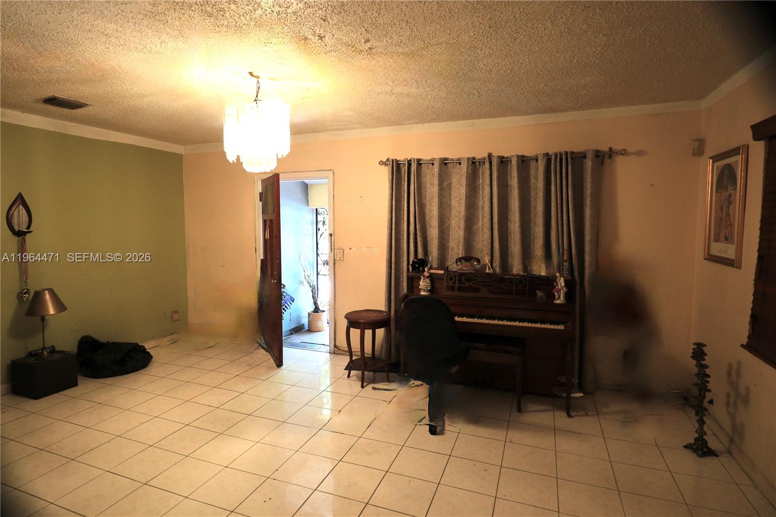 655 NE 82nd St, Miami FL 33138