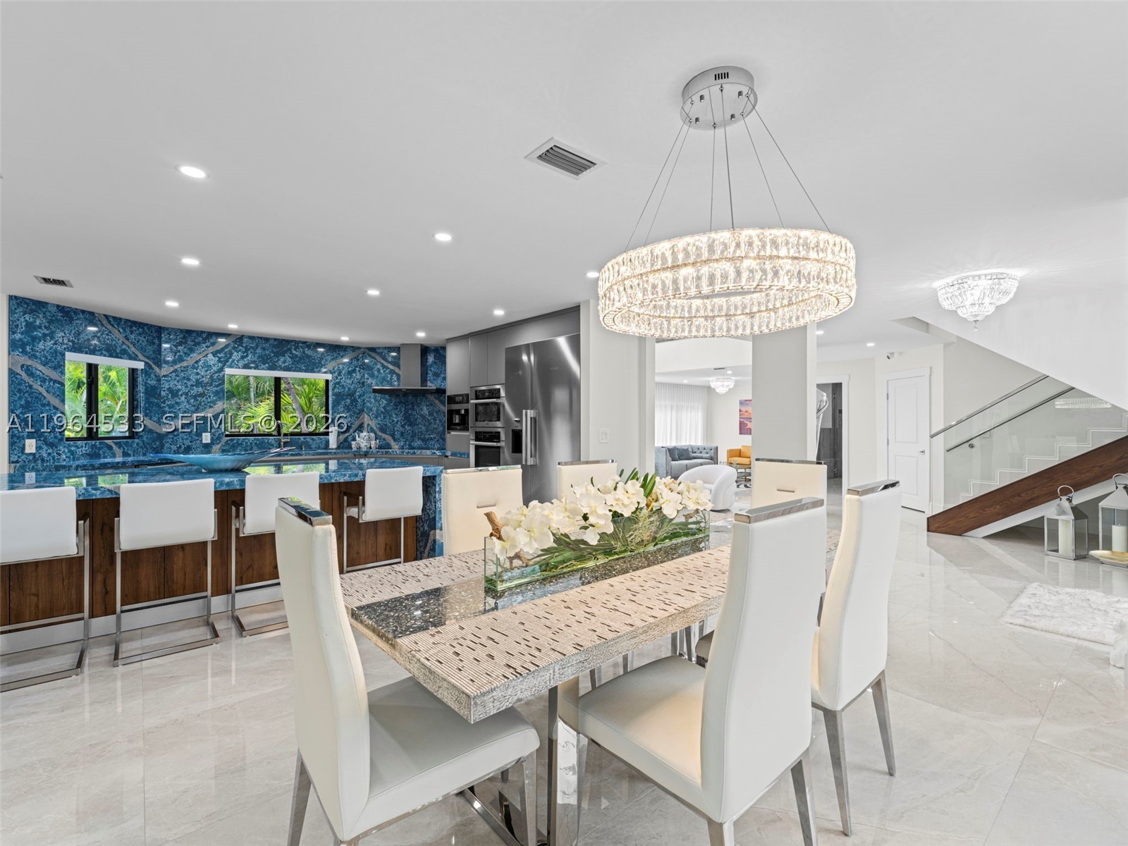 6180 Pine Tree Dr, Miami Beach FL 33140