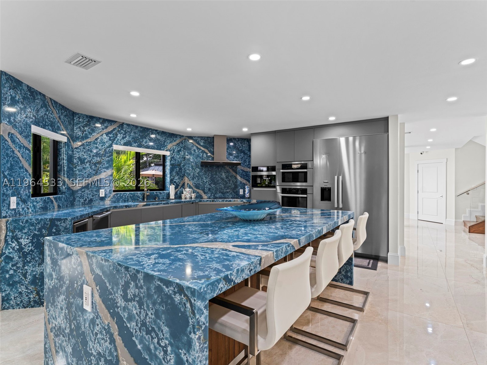 6180 Pine Tree Dr, Miami Beach FL 33140