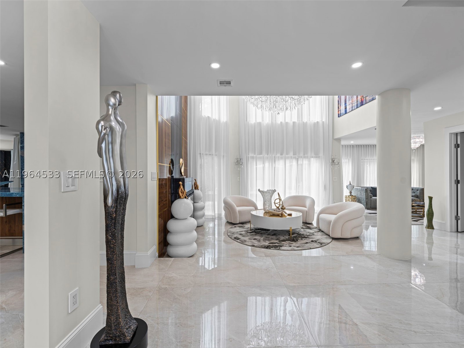 6180 Pine Tree Dr, Miami Beach FL 33140
