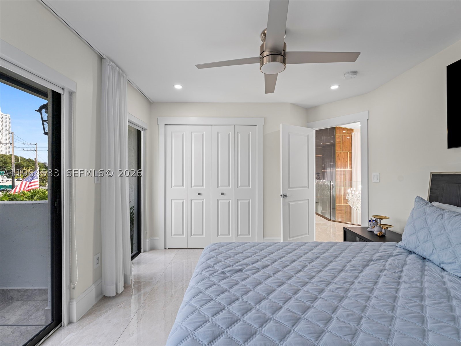 6180 Pine Tree Dr, Miami Beach FL 33140