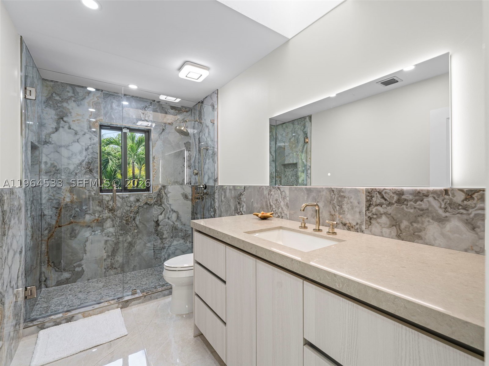 6180 Pine Tree Dr, Miami Beach FL 33140