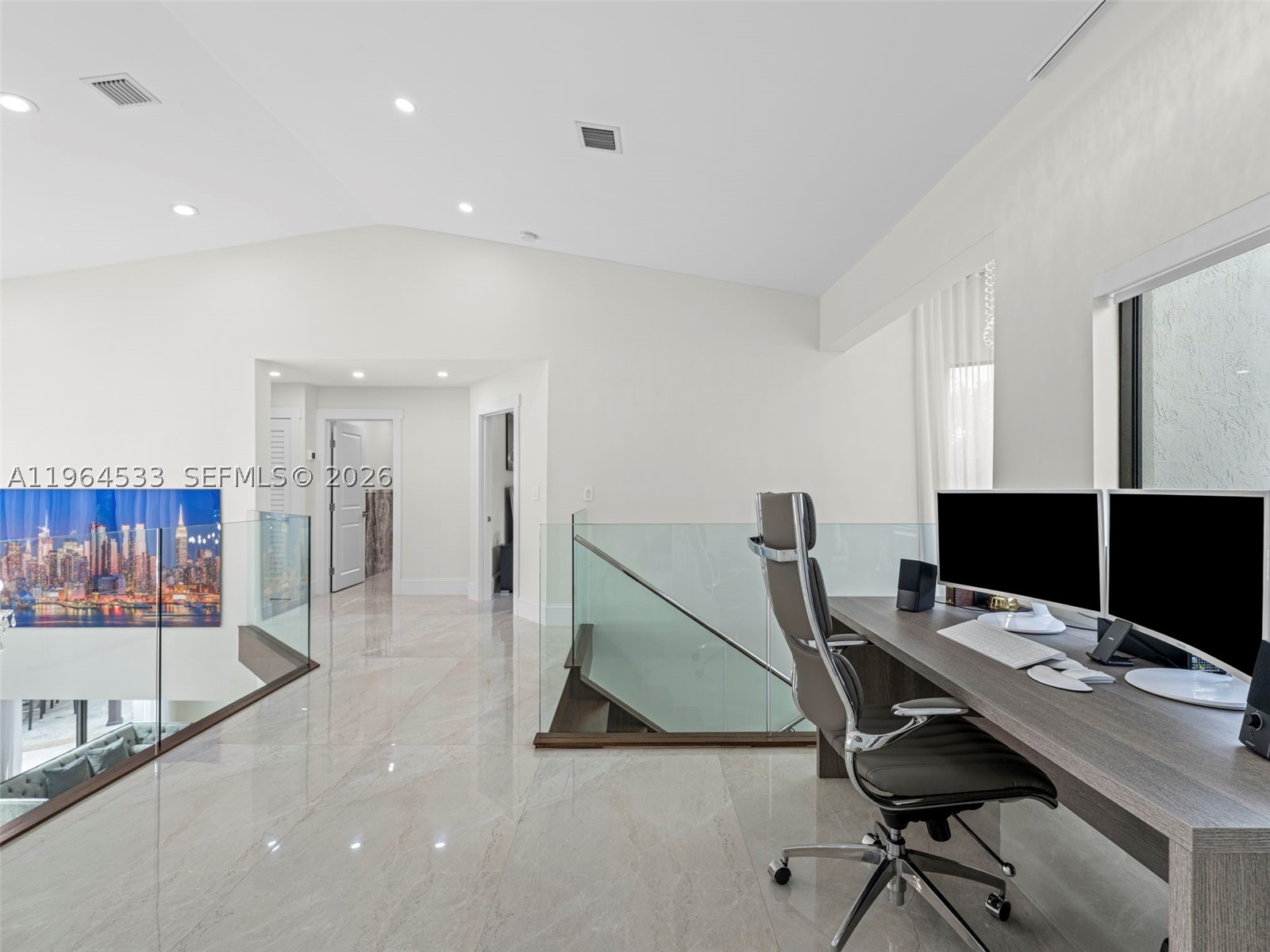 6180 Pine Tree Dr, Miami Beach FL 33140