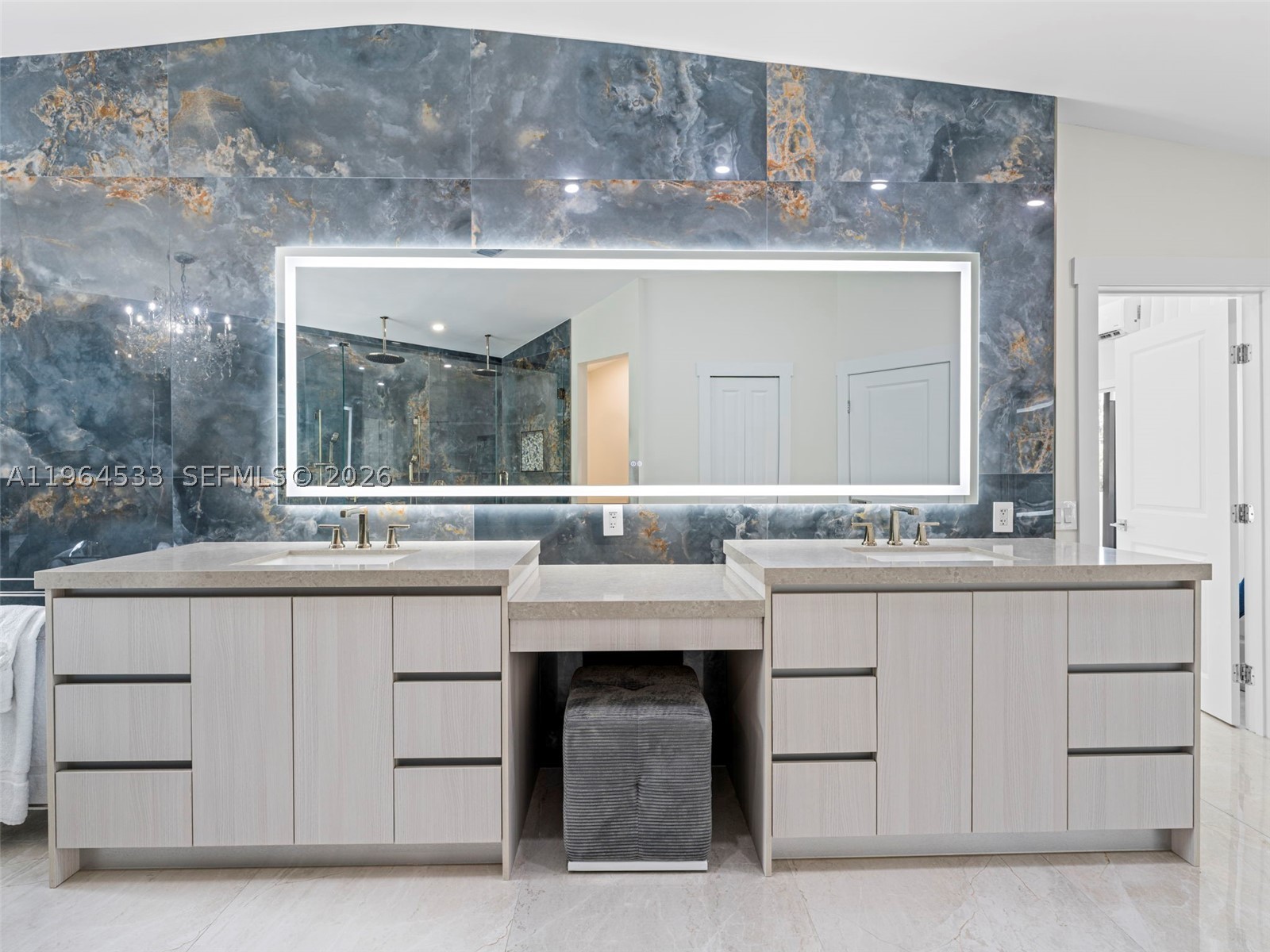 6180 Pine Tree Dr, Miami Beach FL 33140