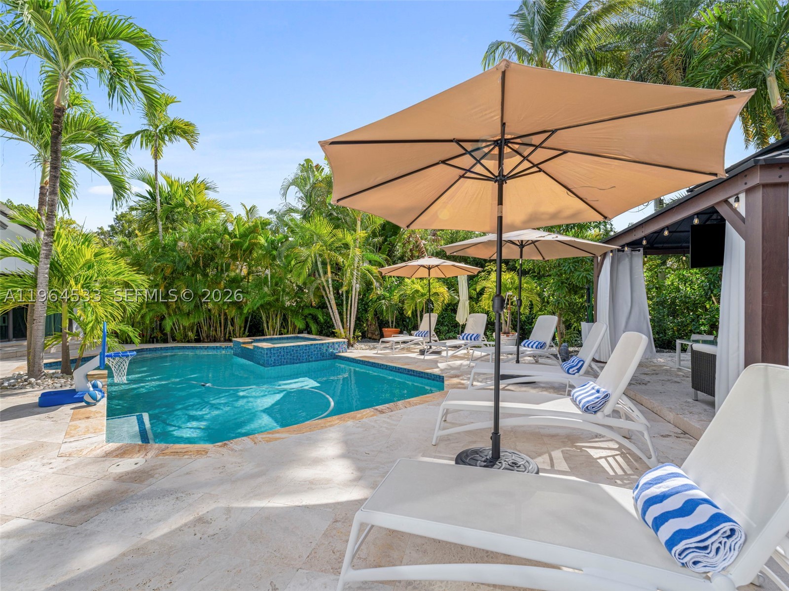 6180 Pine Tree Dr, Miami Beach FL 33140