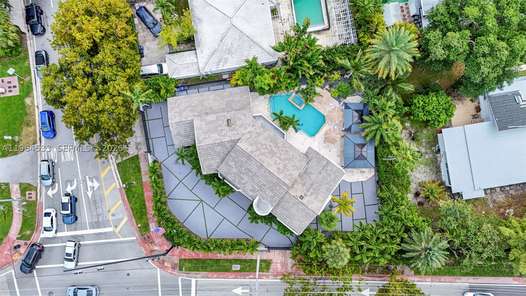 6180 Pine Tree Dr, Miami Beach FL 33140