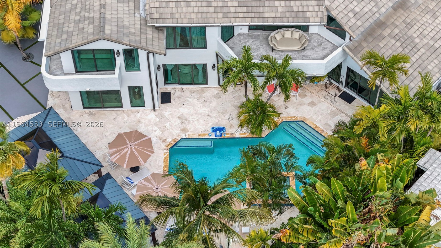 6180 Pine Tree Dr, Miami Beach FL 33140