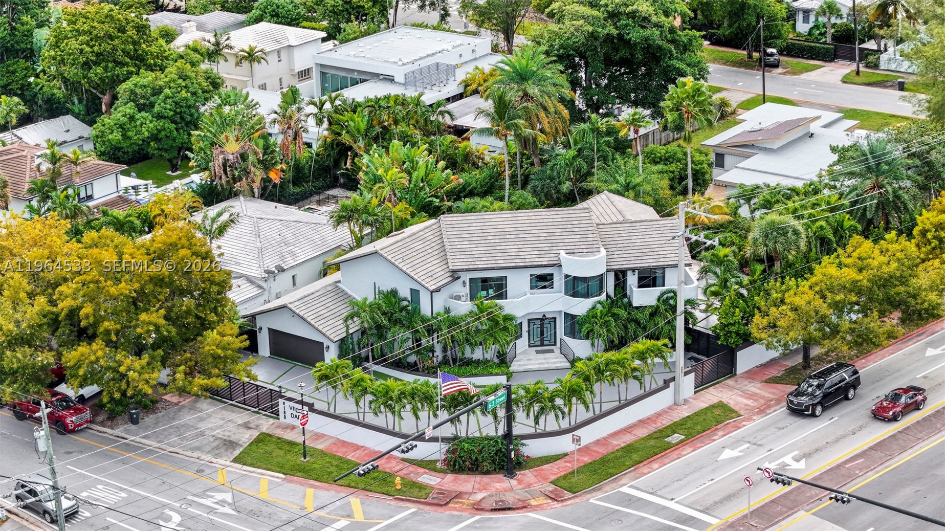 6180 Pine Tree Dr, Miami Beach FL 33140