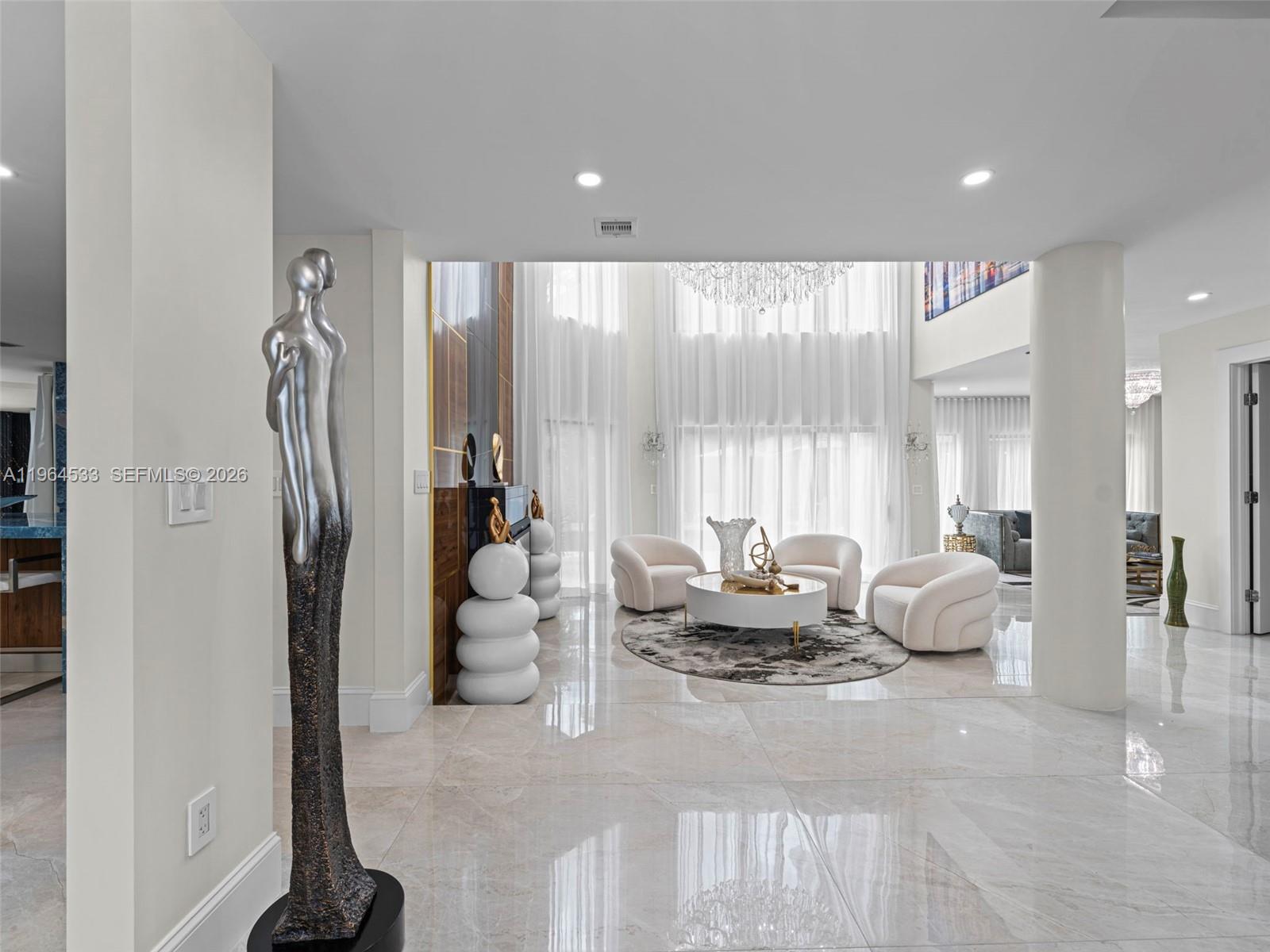 6180 Pine Tree Dr, Miami Beach FL 33140