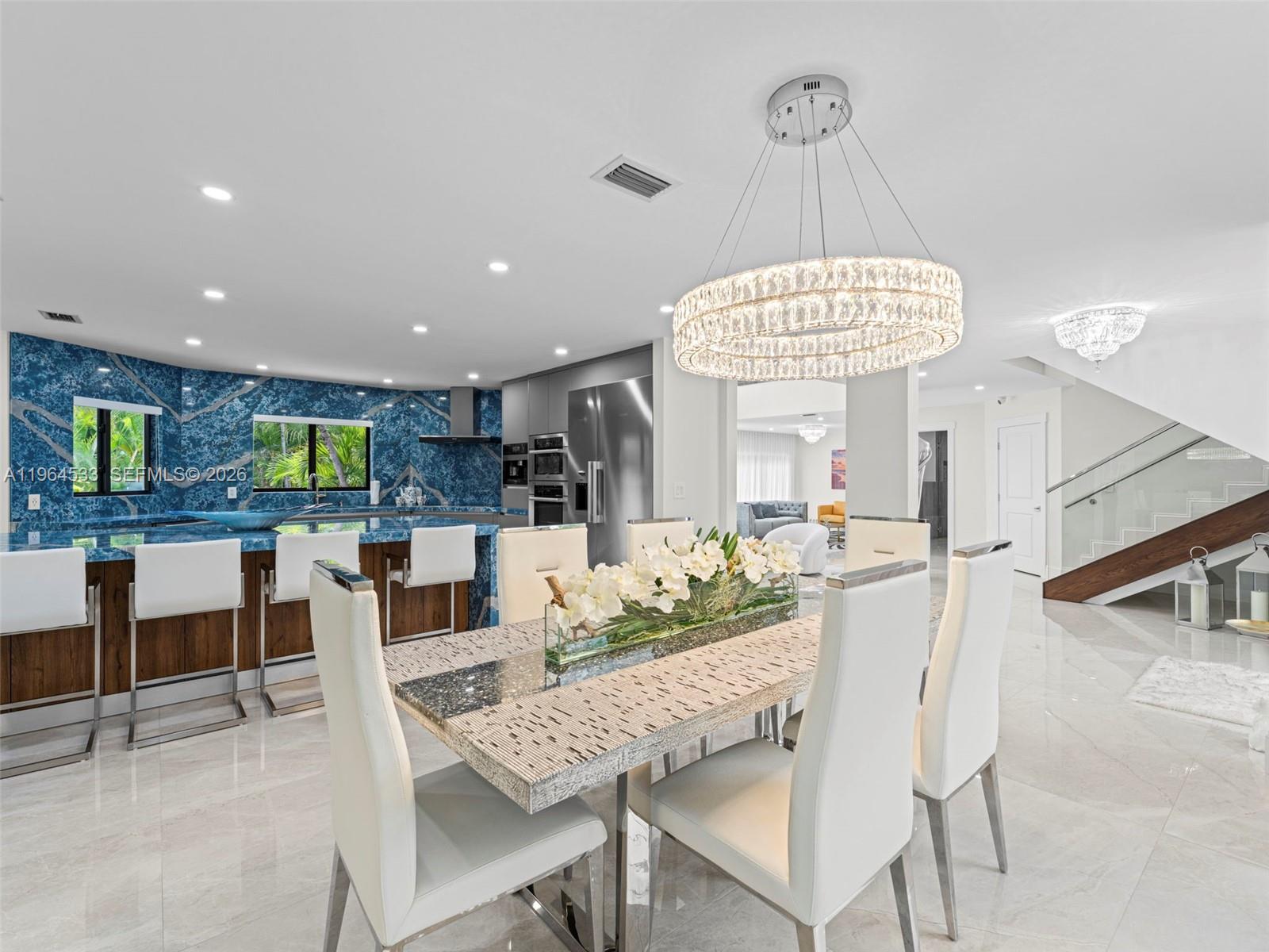6180 Pine Tree Dr, Miami Beach FL 33140