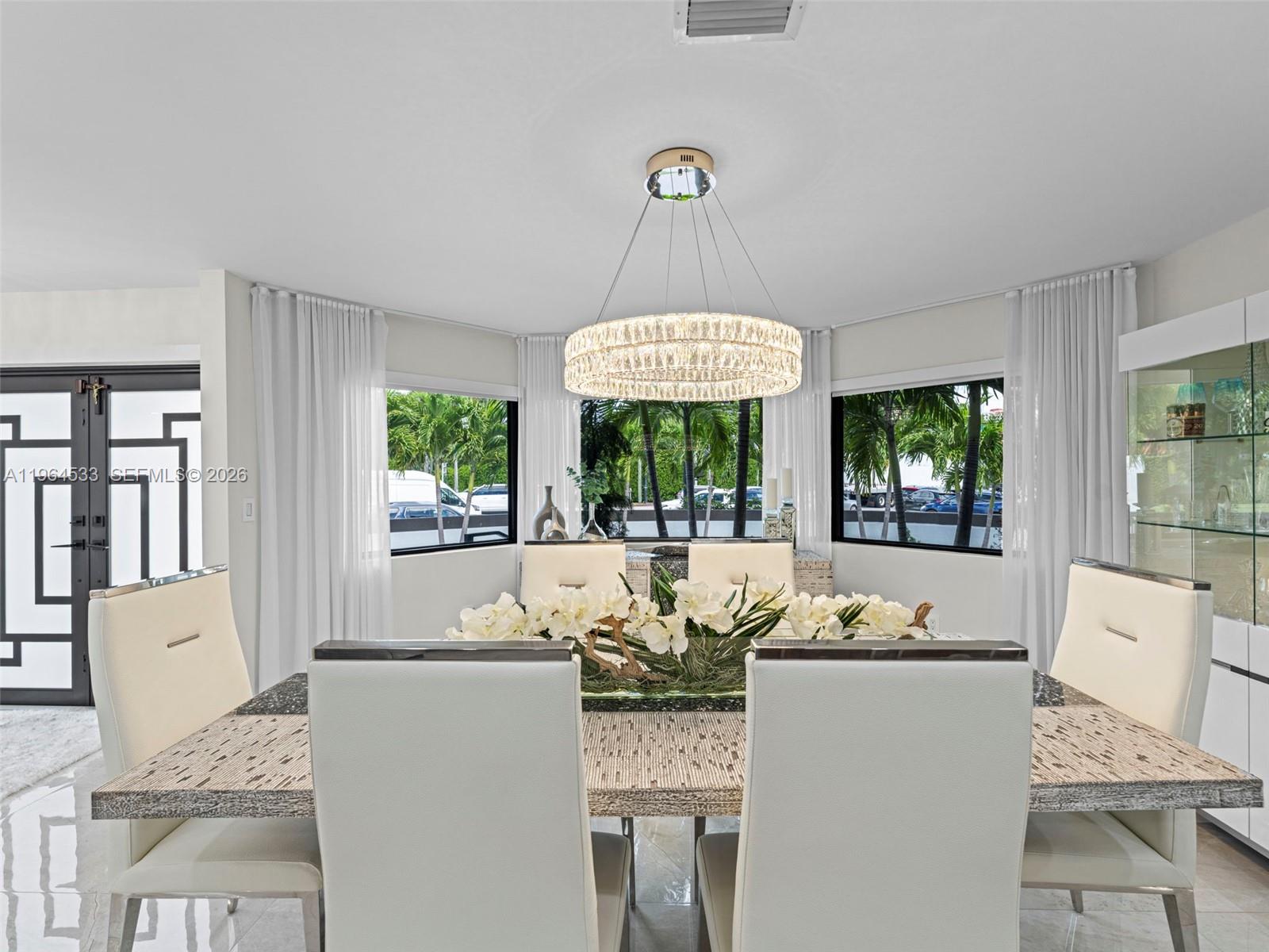 6180 Pine Tree Dr, Miami Beach FL 33140