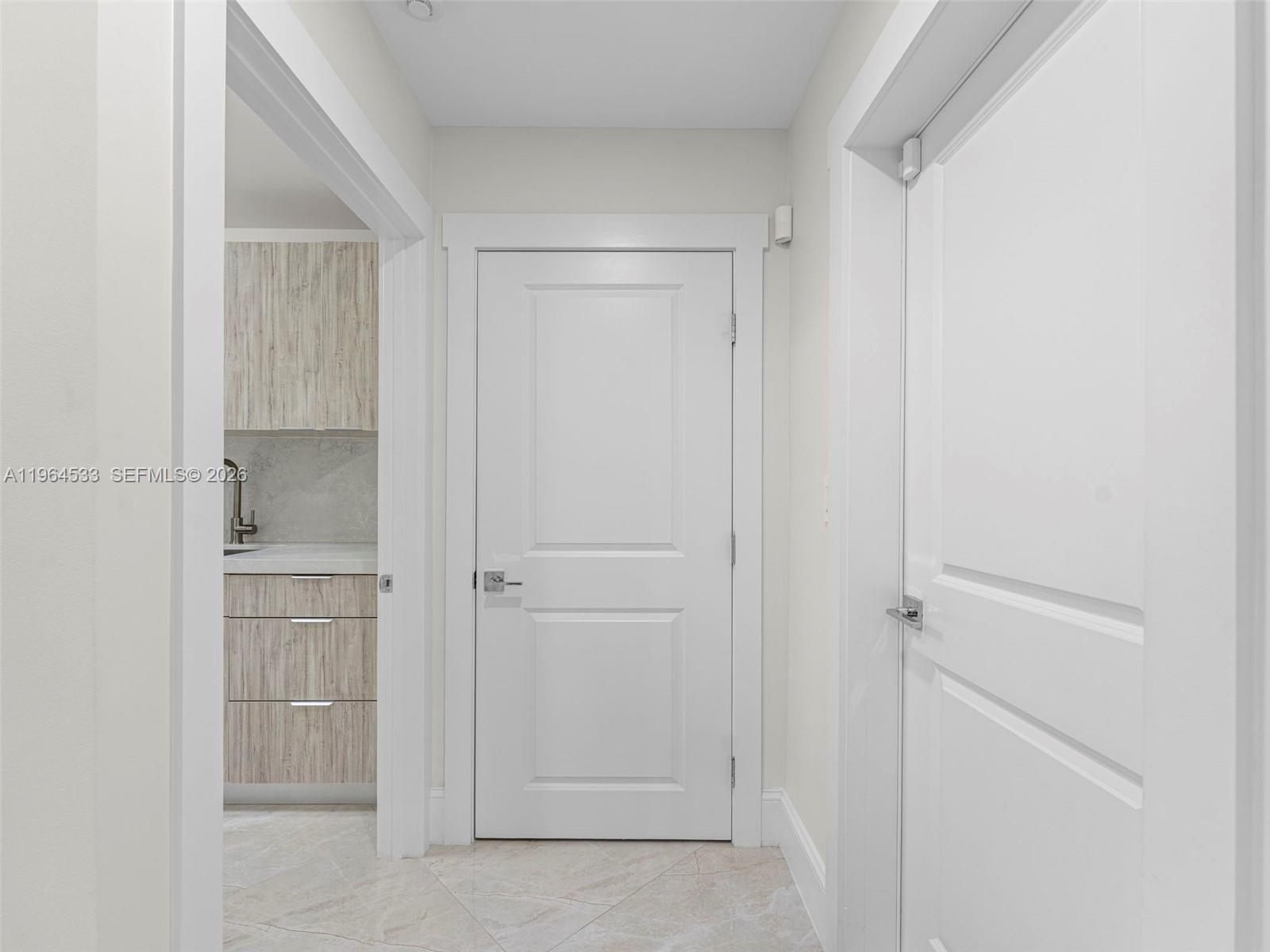 6180 Pine Tree Dr, Miami Beach FL 33140