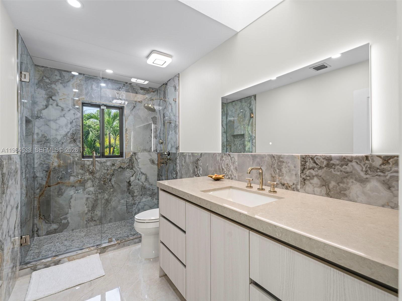 6180 Pine Tree Dr, Miami Beach FL 33140