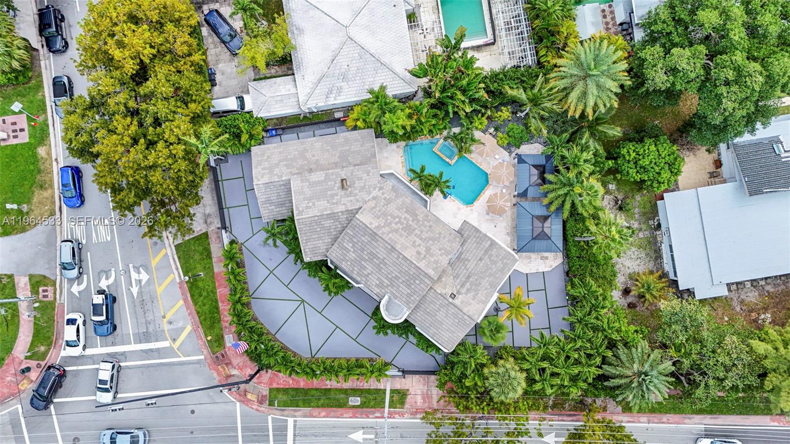 6180 Pine Tree Dr, Miami Beach FL 33140