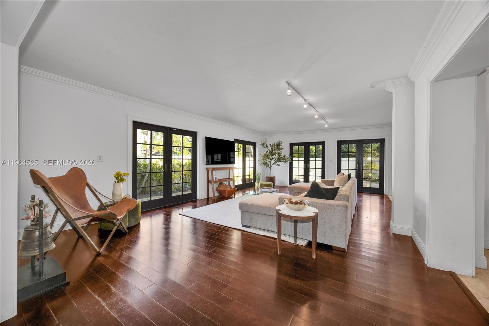 1648 Nocatee Dr, Miami FL 33133
