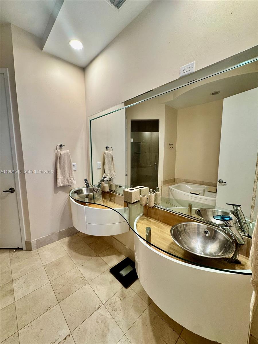 18101 Collins Ave #5208, Sunny Isles Beach FL 33160