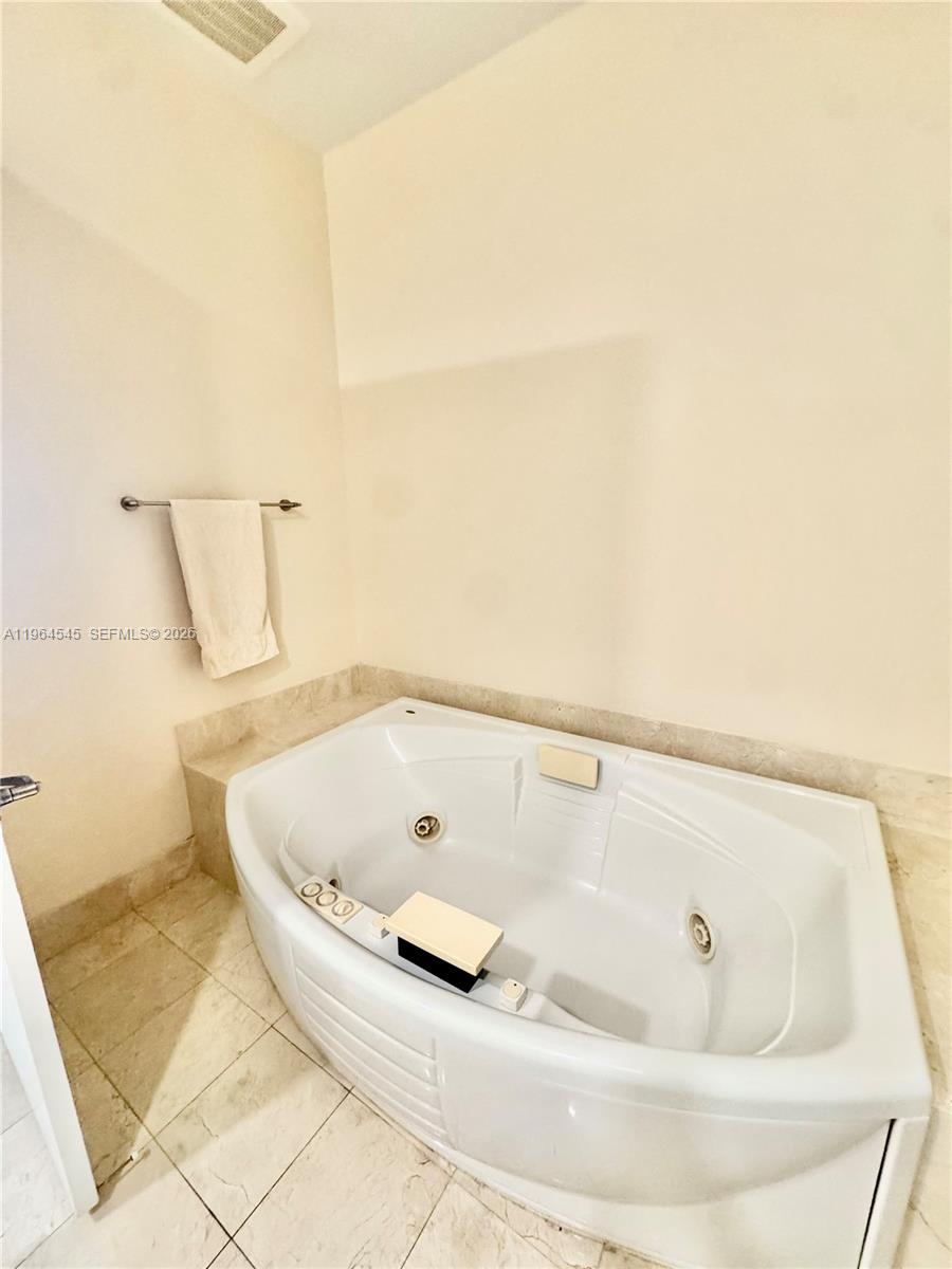 18101 Collins Ave #5208, Sunny Isles Beach FL 33160