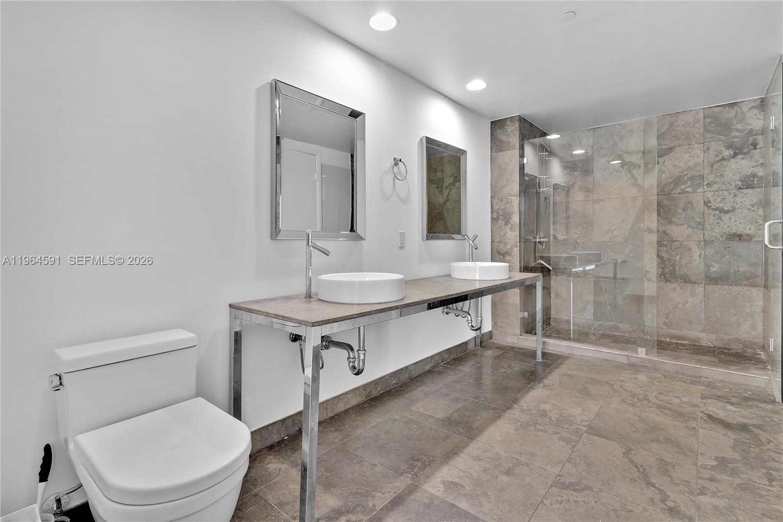 465 Brickell Ave #917, Miami FL 33131