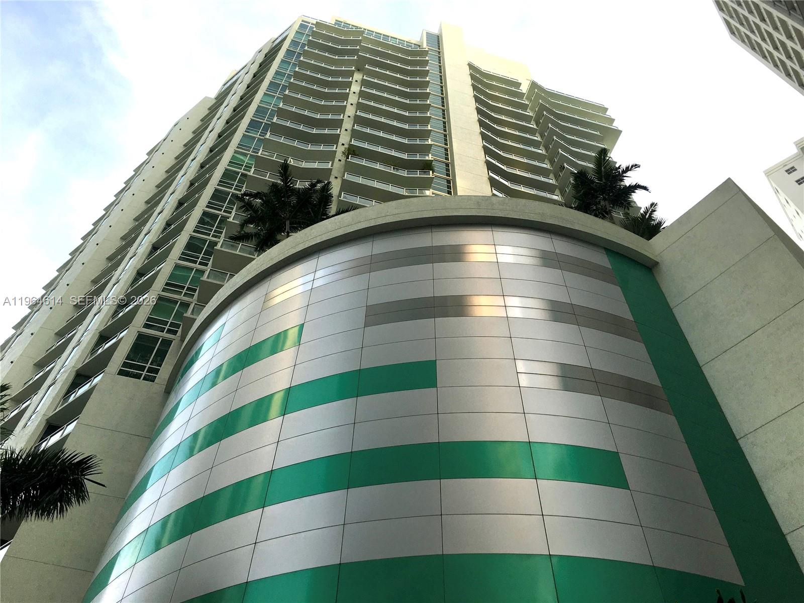 218 SE 14th St #1504, Miami FL 33131