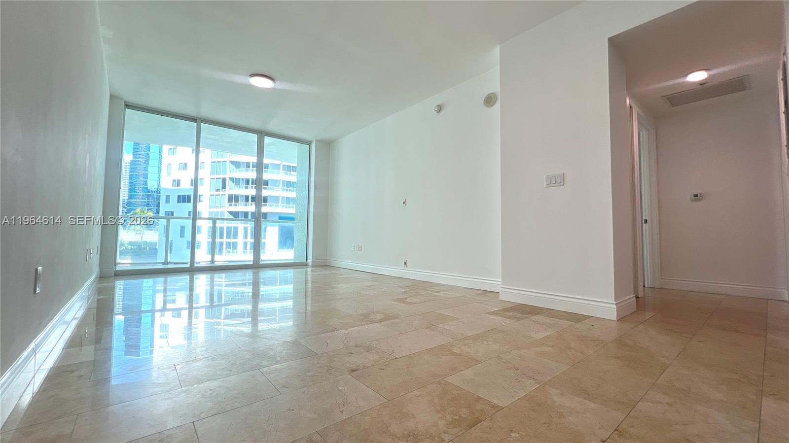218 SE 14th St #1504, Miami FL 33131