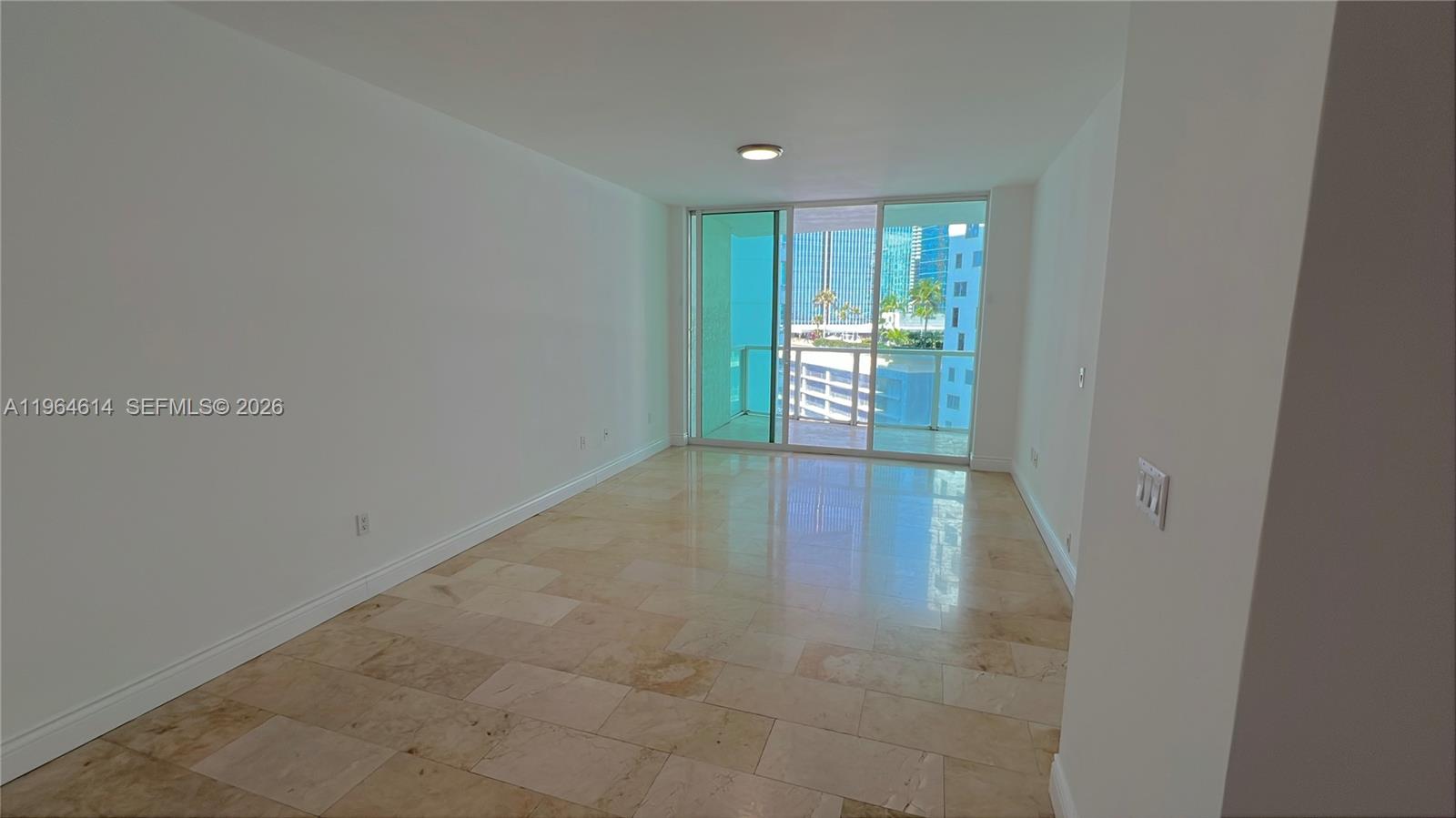 218 SE 14th St #1504, Miami FL 33131