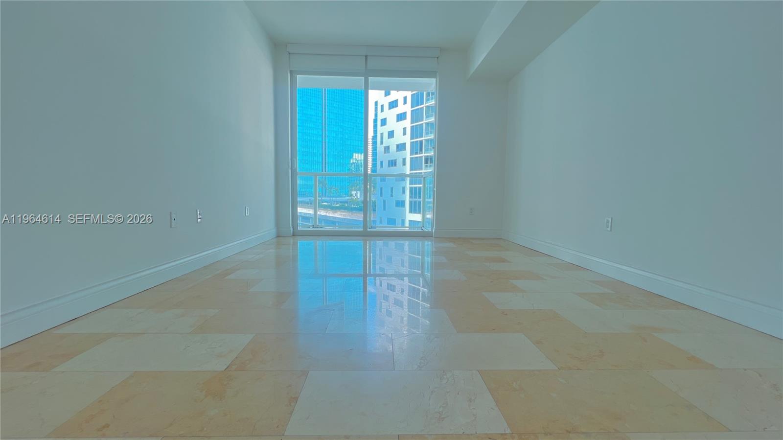 218 SE 14th St #1504, Miami FL 33131