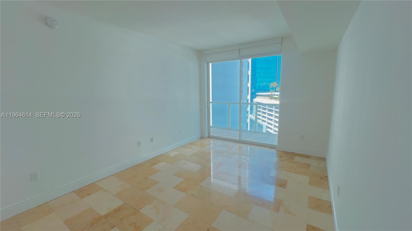 218 SE 14th St #1504, Miami FL 33131