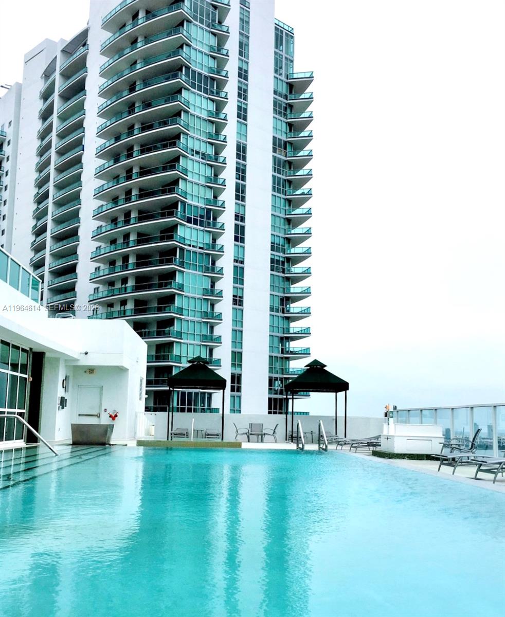 218 SE 14th St #1504, Miami FL 33131