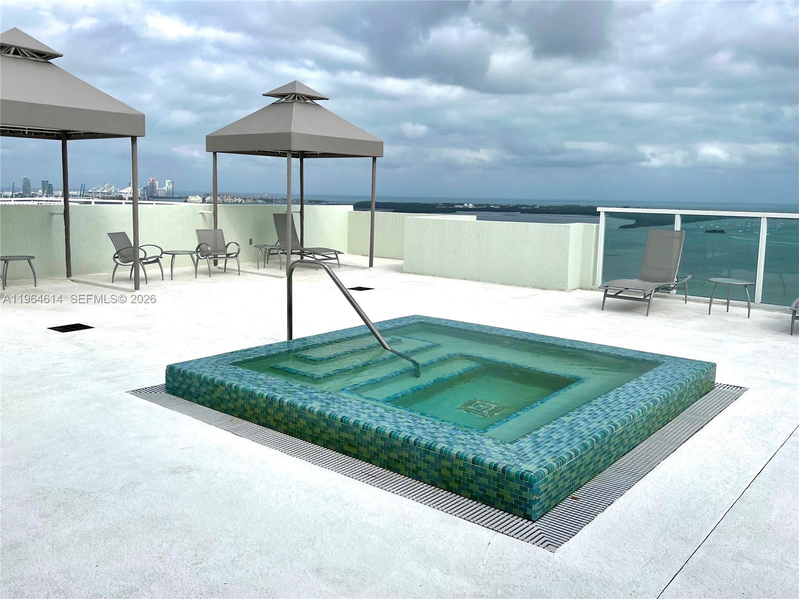 218 SE 14th St #1504, Miami FL 33131
