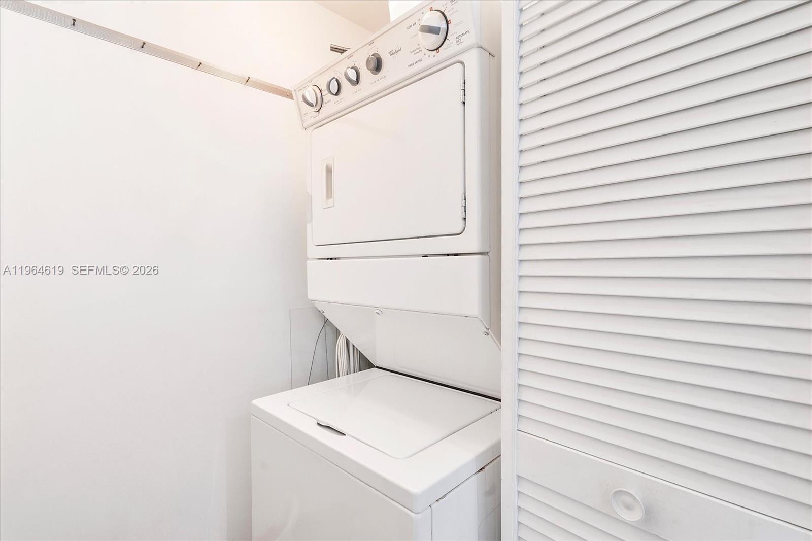 244 Biscayne Blvd #1906, Miami FL 33132