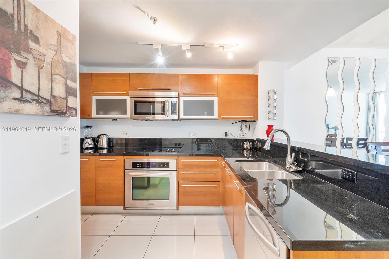 244 Biscayne Blvd #1906, Miami FL 33132
