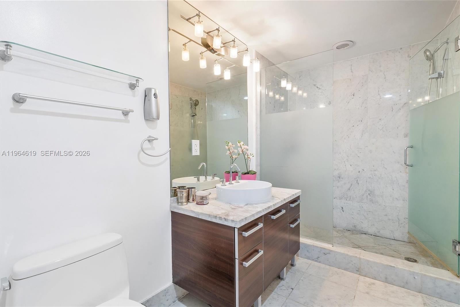 244 Biscayne Blvd #1906, Miami FL 33132