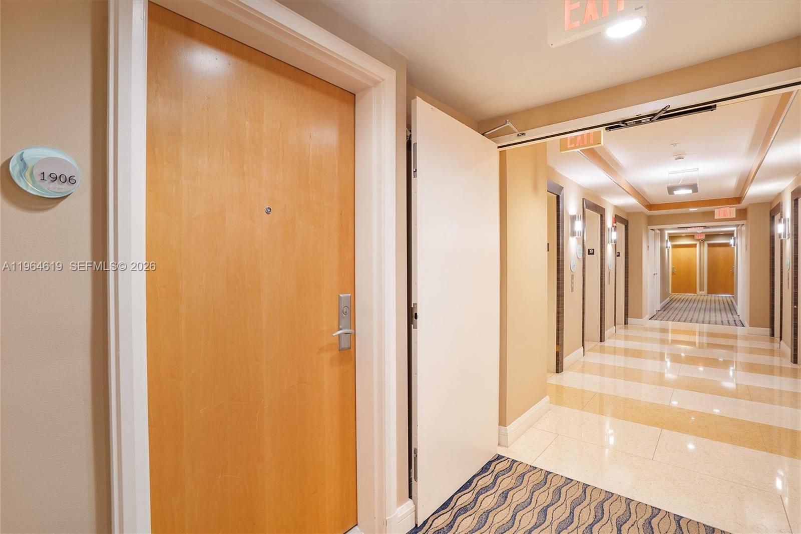 244 Biscayne Blvd #1906, Miami FL 33132